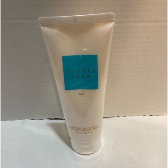 new AVON Studio 1886 XXI Body Lotion 6.7 oz - Picture 1 of 2